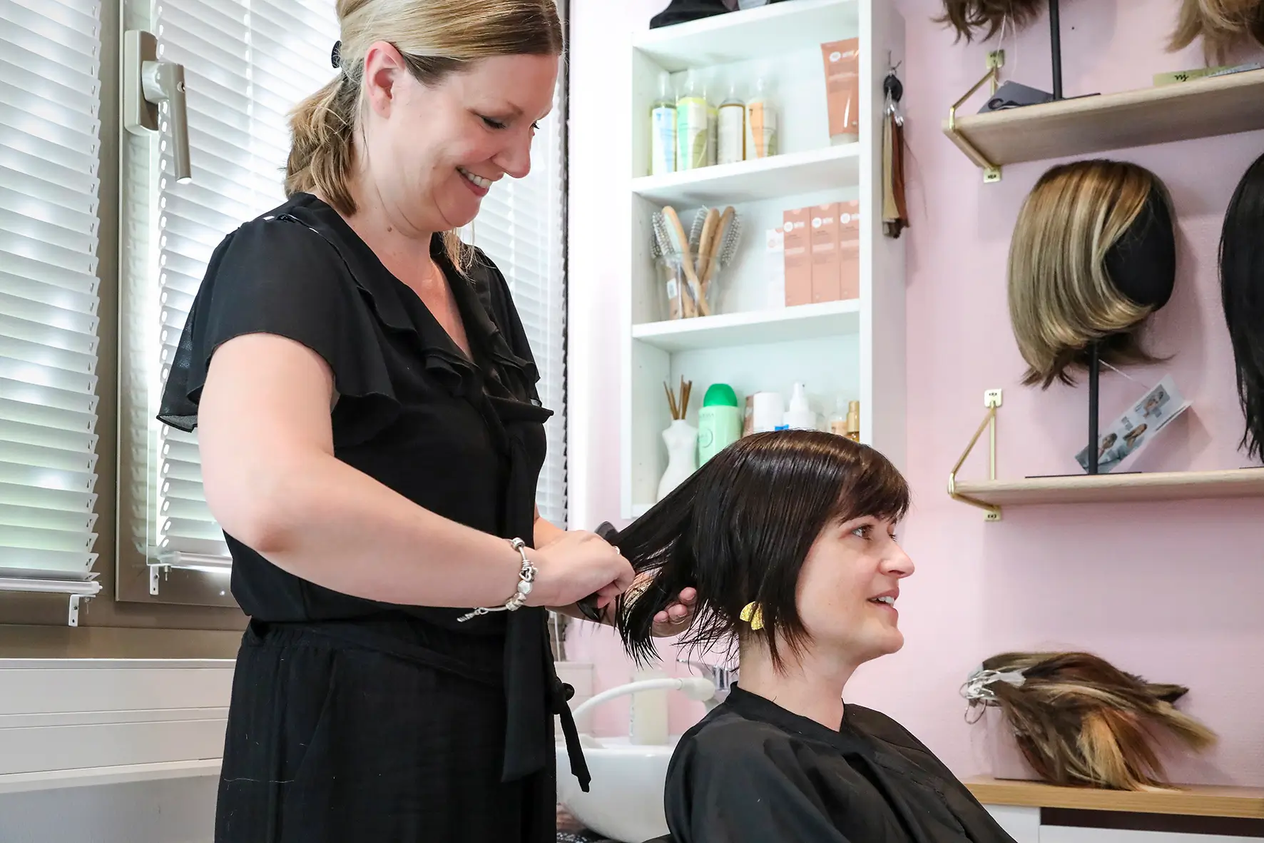 Coupe de cheveux progressive pour anticiper la chute liée à la chimiothérapie